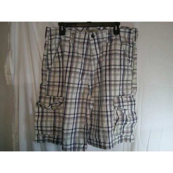 Wrangler Cargo Shorts Plaid Casual Outdoor Everyday‎ Size 38 - Picture 1 of 3